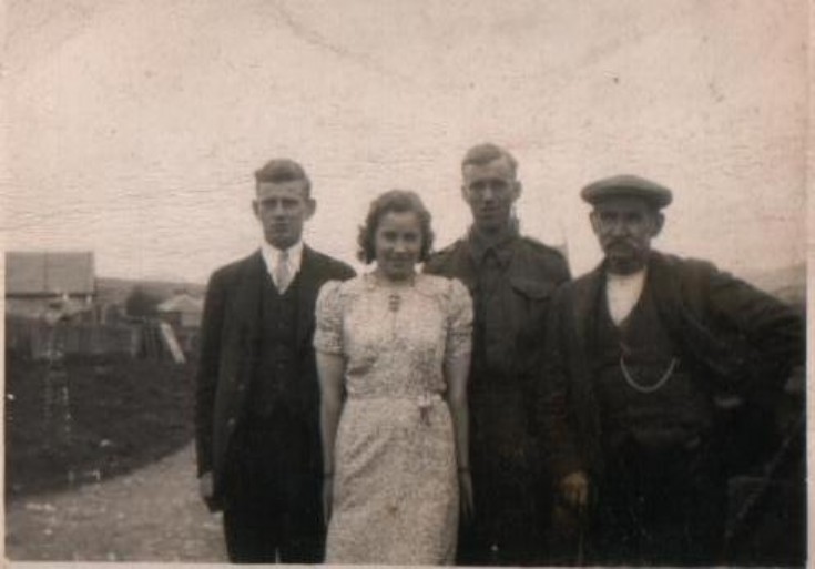 Charlie, Mary, Jim, Peter McLagan