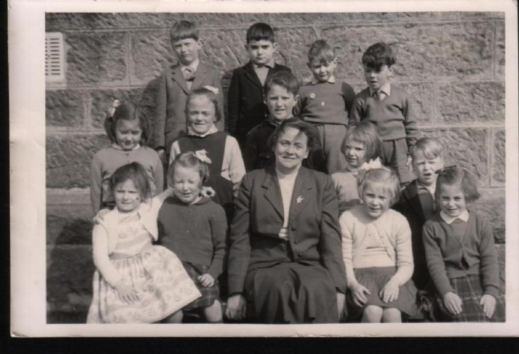 Dalwhinnie school pupils 