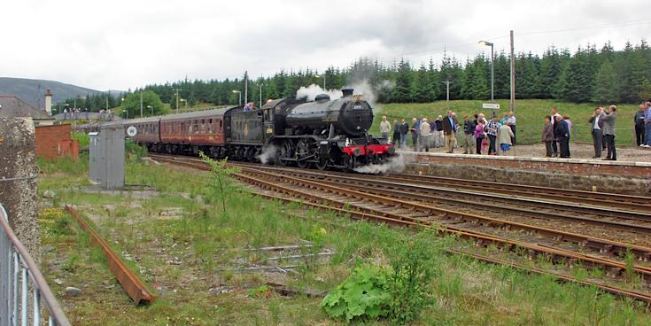 Steam train at Dalwhinnie station 