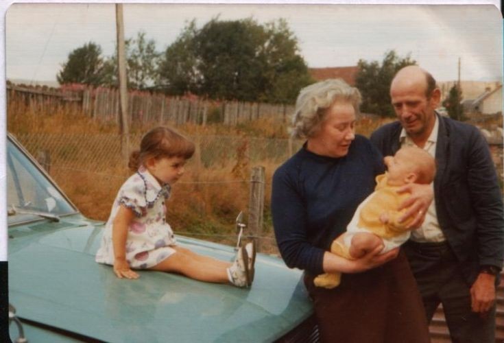 Mary Stonach & Charlie McLagan with some of his grandchildren