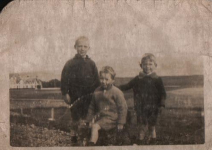 Jim, Mary and Charlie McLagan at Grampian View